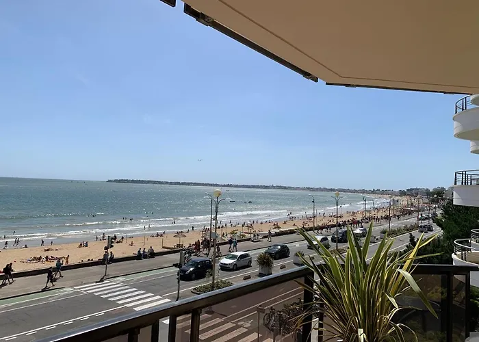 La Baule Family